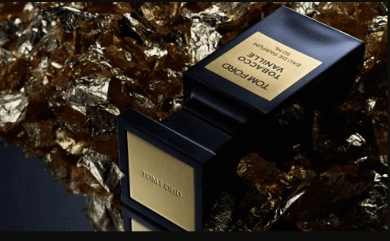 Photigy – Product Photography Tutorial: BTS of Tom Ford – Tobacco Vanille shot